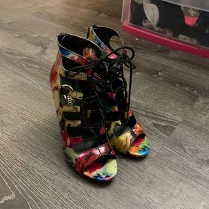 Candie’s high heel shoes size 6